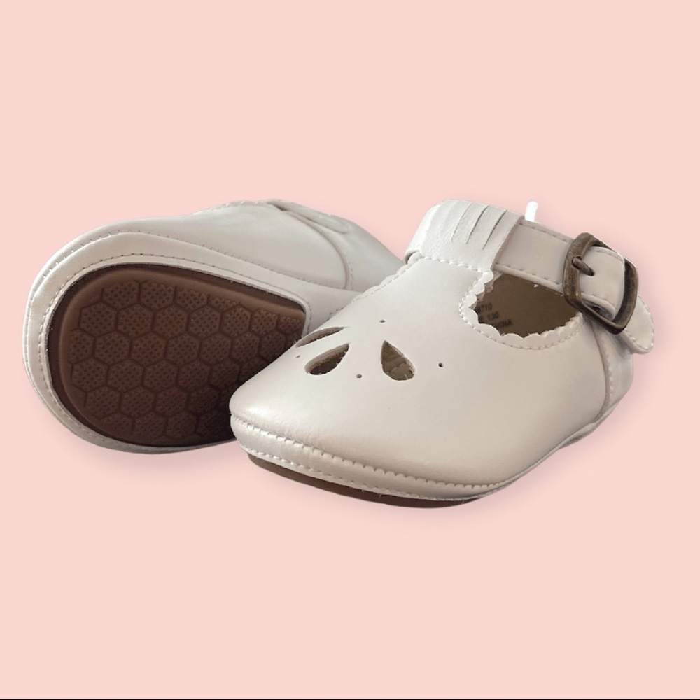 Felix & Flora Toddler White Shoes Size 12-18 Months